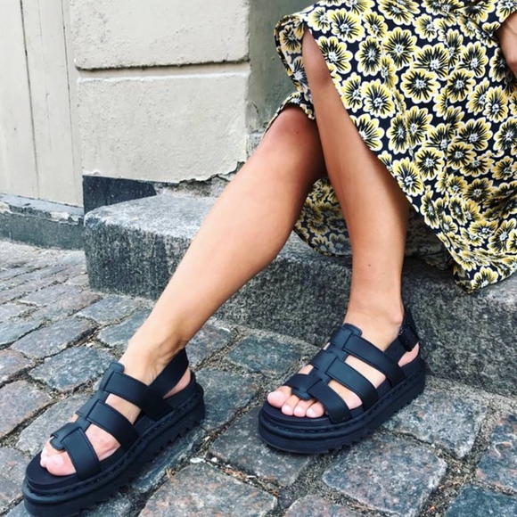 Dr. Martens Women's Yelena Fisherman Sandal NEW - Picture 2 of 2